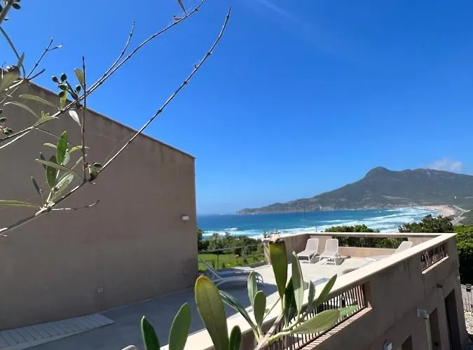 Alelca Domo Nocleg ze śniadaniem 4*